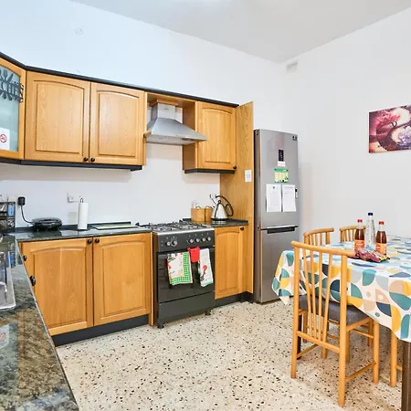 Apartament Ta' Nena In Floriana, 10 Minutes Away From Valletta