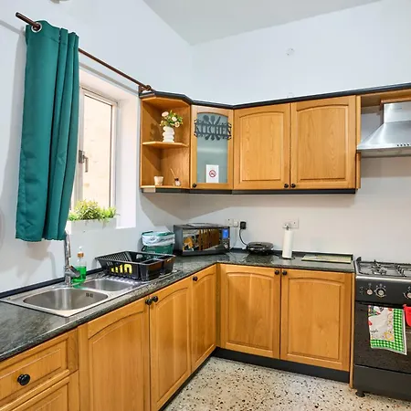 Ta' Nena In Floriana, 10 Minutes Away From Valletta Apartman