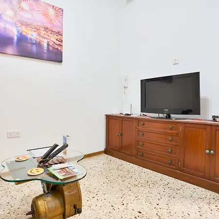 Ta' Nena In Floriana, 10 Minutes Away From Valletta Apartman Floriana