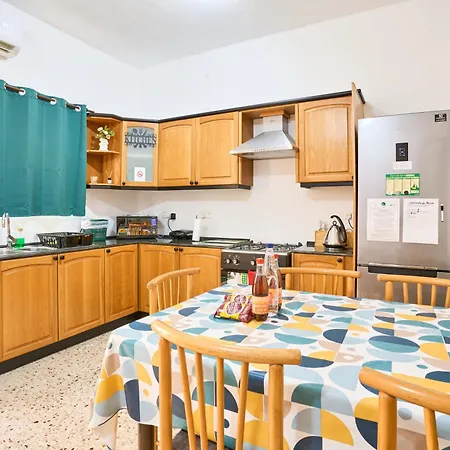 Ta' Nena In Floriana, 10 Minutes Away From Valletta Apartman *