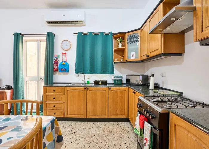 Ta' Nena In Floriana, 10 Minutes Away From Valletta